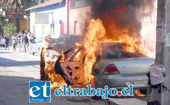 Pese al tiempo transcurrido, la imagen del auto en llamas aún permanece en la retina recordando el cinematográfico asalto al Servi Estado.