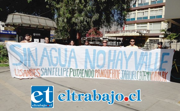 Representantes de los agrupaciones ambientalistas de Aconcagua en convocatoria a marchar por la defensa del agua este día sábado.