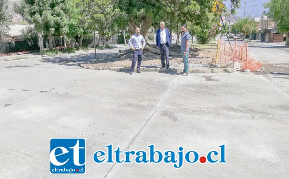 El alcalde Patricio Freire visitó el lugar al término de los trabajos, entregando al uso público esta importante intersección.