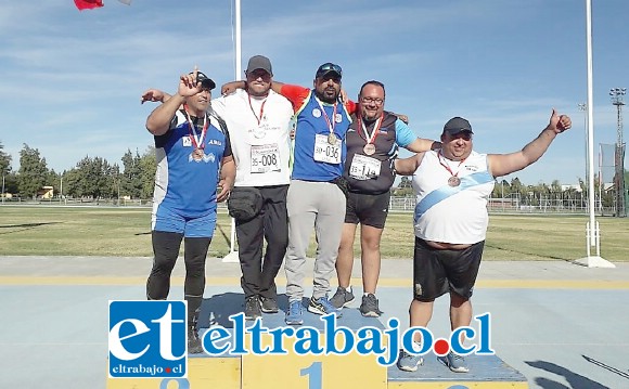 En su retorno a las competencias el lanzador Jorge Ovalle (segundo de derecha a izquierda en la foto) fue tercero en el Nacional de Pruebas Combinadas.