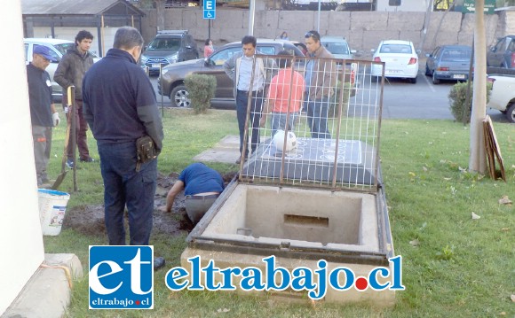 Personal efectuando los trabajos para superar la emergencia.