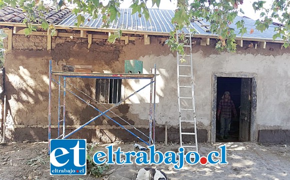 A través del Programa de Protección al Patrimonio Familiar, el proyecto piloto está recuperando 40 casas patrimoniales en la comuna de Putaendo, recuperando su estructura y conservando su valor histórico, pero además optimizando las condiciones de habitabilidad para las personas que viven en ella.