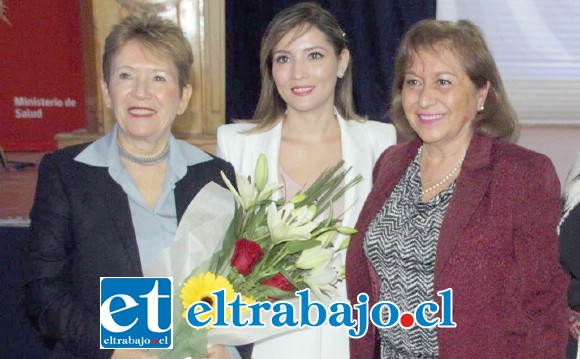 La directora del Servicio de Salud Aconcagua, Susan Porras (al centro), junto a la Dra. Iris Boisier (izquierda) y la consejera regional Edith Quiroz.