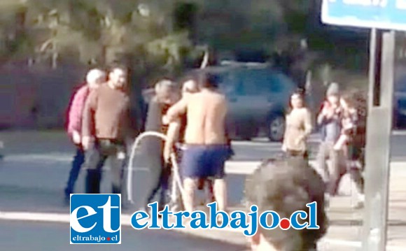 Los vecinos del sector debieron intervenir la tarde de este martes en la vía pública, debiendo solicitarse la presencia de la Policía de Investigaciones.