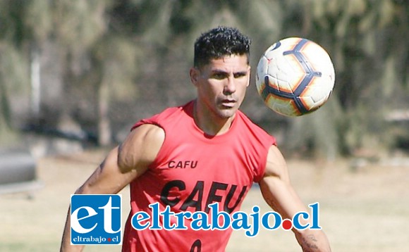 Ángel Vildozo en uno de sus últimos entrenamientos antes del retiro en el Uní Uní.