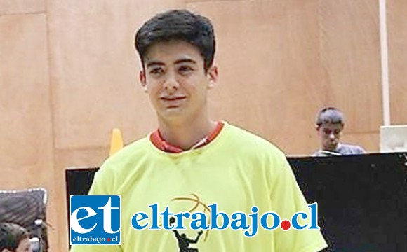 Manuel Flores es jugador del club San Felipe Basket.