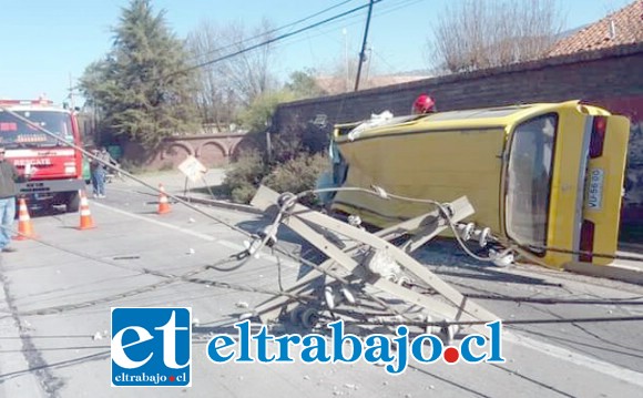 El accidente ocurrió cerca del mediodía de ayer lunes en la ruta Troncal 601 (Ex 60 CH) en Panquehue.