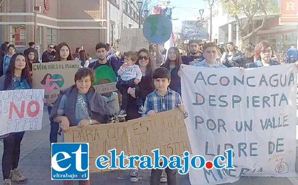 LA JUVENTUD SE IMPONE.- Aquí vemos en acción a un grupo de jóvenes aconcagüinos en una actividad en el valle.