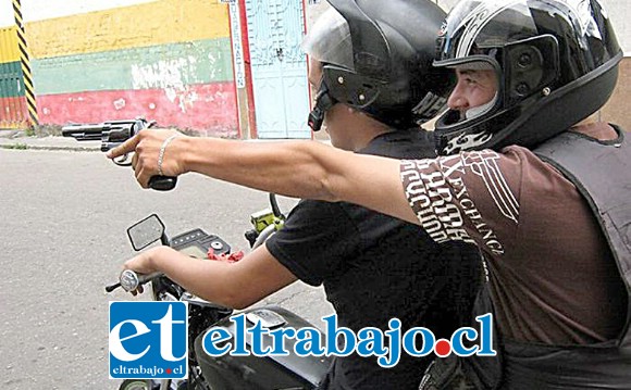 ‘Motochorros’ es una técnica denominada cuando delincuentes asaltan movilizados a bordo de una motocicleta. (Fotografía Referencial).