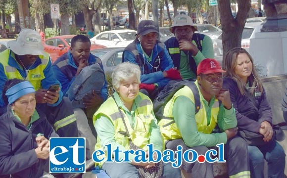 EL TIEMPO PASA.- Es casi inminente que en esta semana estos empleados de la empresa Green Line se autodespidan.