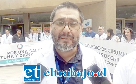 Pablo Cerda, presidente Capítulo Médico Hospital San Camilo, enfatizó que la movilización ya no es solo por un mejor financiamiento en salud, sino por un cambio en el sistema.