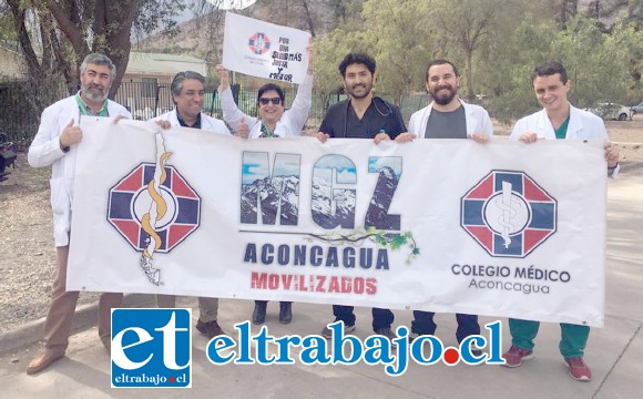 Estos profesionales, quienes pertenecen al Colegio Médico de Aconcagua, que trabajan en los hospitales de San Felipe y Los Andes y del Hospital Psiquiátrico de Putaendo, adhirieron este martes al llamado a movilización que se realizó a nivel nacional, por un mejor financiamiento de la salud.