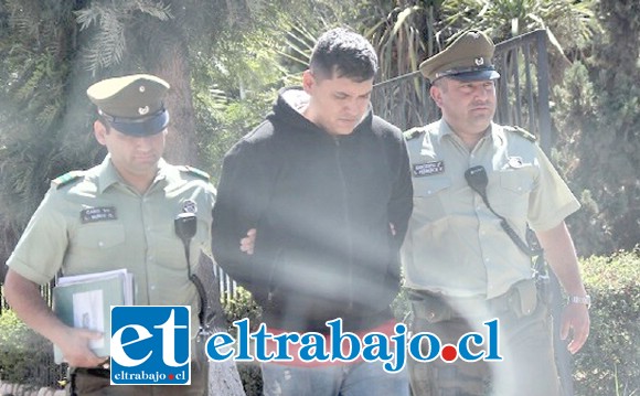 El imputado de 26 años de edad fue detenido por Carabineros, siendo trasladado hasta el Tribunal de Putaendo para ser formalizado por la Fiscalía. (Fotografía: Putaendo Informa).