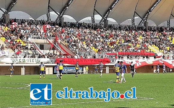 El duelo decisivo se jugó ante un gran marco de público, sobresaliendo la gran presencia de hinchas cateminos.