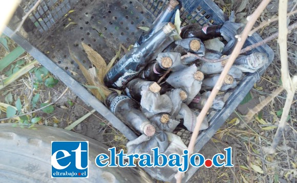 Un total de 15 bombas molotov fueron encontradas por la policía uniformada.