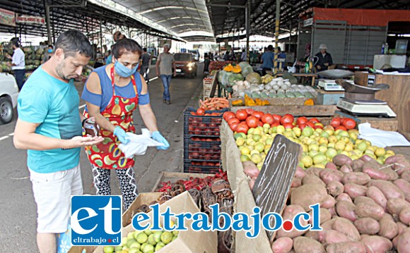 CASI VACÍA.- Pocas personas y comerciantes son los que llegaron hoy lunes a la feria de Afema, la administración indica que en parte obedece a que las demás ferias pequeñas y restaurantes están clausurados.