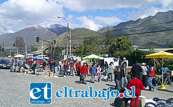 Las ferias Diego de Almagro y de Las Pulgas (en la imagen) funcionan todos los domingos en la avenida del mismo nombre en el sector poniente de la ciudad.