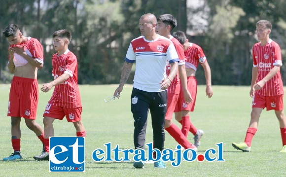 Jorge Acuña debutó como entrenador dirigiendo al equipo U17 del Uní Uní.