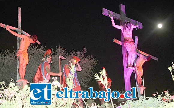 CRISTO EN SOLITARIO.- Estas imágenes vividas en 2018 en el Cristo de Rinconada de Silva, este año no estarán, pues la pandemia del Coronavirus lo impide.