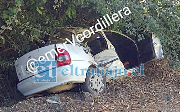 Este fue el automóvil involucrado en el mortal accidente de tránsito registrado hoy alrededor de las 13 horas en la ruta Troncal de Panquehue.