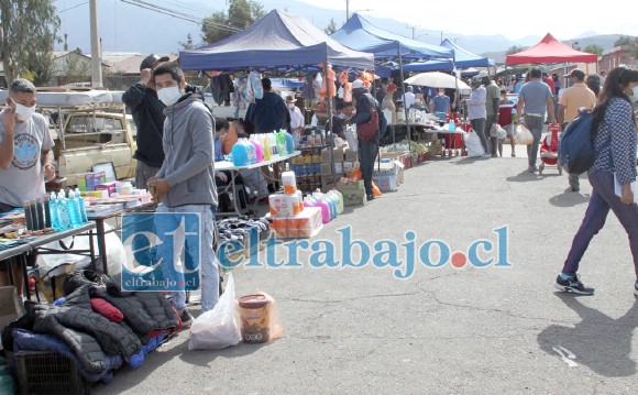 Ayer domingo se instalaron Bazar y Paquetería; mientras que el domingo 10 de mayo lo hará la Feria de Las Pulgas.