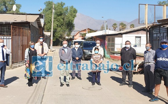 Alcalde Patricio Freire, concejales, Serviu y dirigentes, visitaron término de obras del pasaje Alemania, en villa La Escuadra.