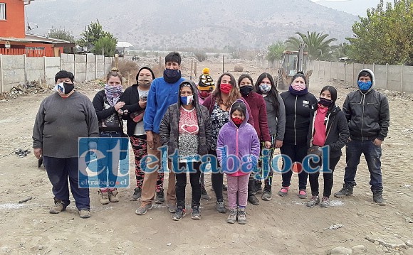 El grupo de vecinos que está dispuesto a tomarse el terreno para vivir mientras dure la pandemia.