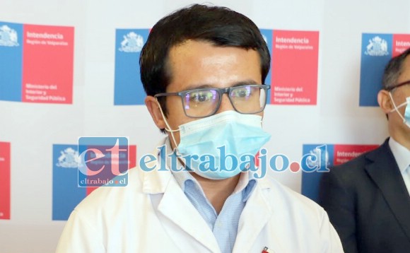 En la foto de archivo el Seremi de Salud de la Quinta región, Francisco Álvarez, quien se encuentra hospitalizado grave y conectado a ventilador mecánico por posible Covid-19.