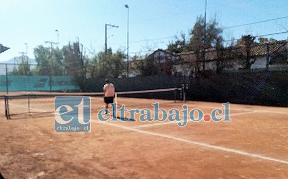 Bajo estricto protocolo de funcionamiento se reabrió el Club de Tenis Valle de Aconcagua.