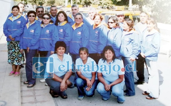 BENDITO TRABAJO.- Ellos son parte de la Asociación Gremial de Transporte Escolar Aconcagua (Ateac), quienes tendrán ahora un respiro para salir adelante y llevar alimento a sus hogares.