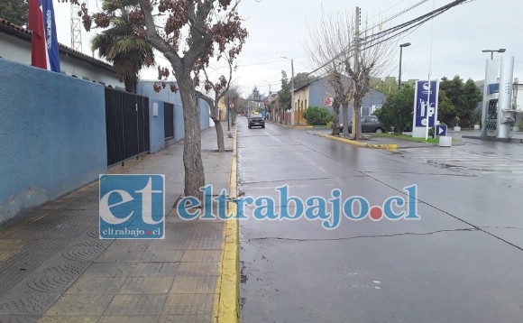 Calle Freire, una de las arterias por las que transita el transporte público, luce vacía debido al paro de los microbuseros.