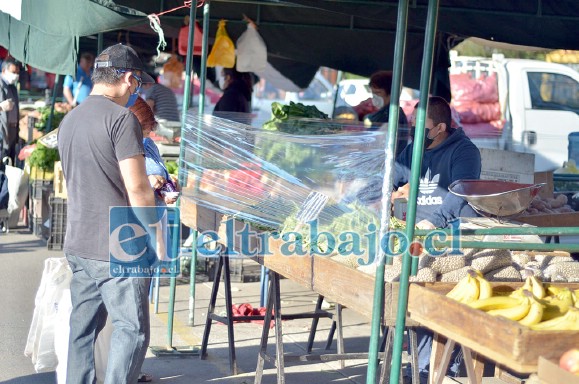 El municipio reiteró que son los locatarios los responsables de mantener la seguridad en el interior de la feria, a través de la contratación de guardias además de contar con elementos para control de temperatura y de higiene como dispensadores de alcohol gel.