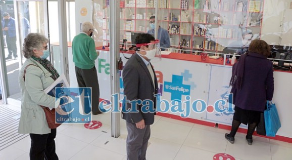 Las nuevas dependencias de la farmacia municipal son mucho más cómodas y amplias, lo que favorece a clientes y los mismos funcionarios.