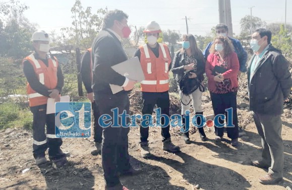 El alcalde (s) Claudio Paredes visitó algunos sectores donde se está desarrollando el proyecto.