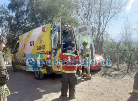 Personal del SAMU, Bomberos en lugar del hecho, intentando salvar la vida de la víctima. (Emergencia Santa María).