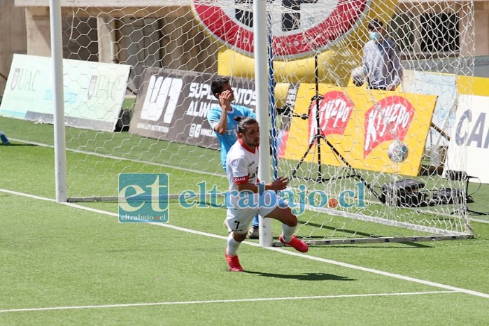 El delantero Julio Castro anotó el único gol del encuentro jugado ayer en Quillota. (Foto: Jaime Gómez).