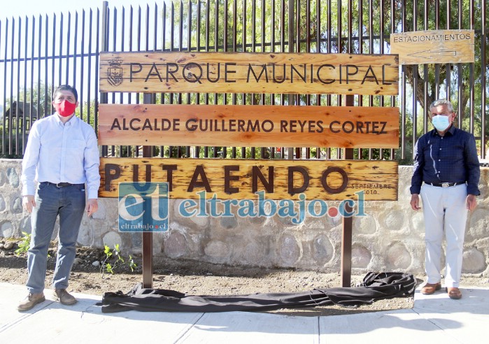 Así luce el letrero principal de este parque municipal en la comuna d ePutaendo, posan para nuestras cámaras el alcalde Sergio Zamora y Guillermo Reyes hijo.