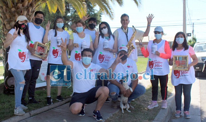 Ellos son parte de las Fuerzas Vivas que este sábado apoyaron la iniciativa del Verdulero Solidario, en El Señorial.