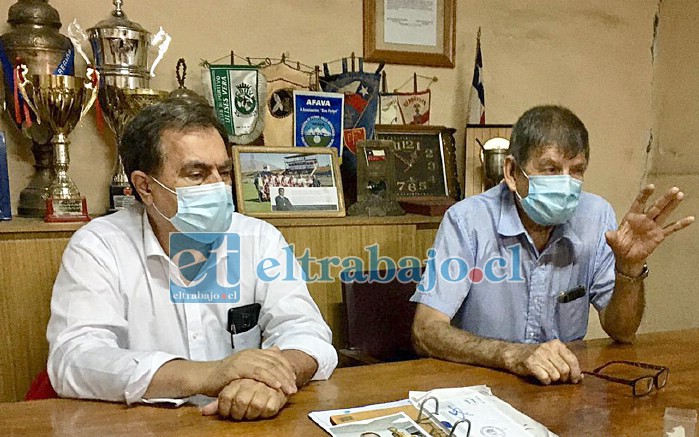 El alcalde Christian Beals junto al timonel de ANFA local, Raúl Reinoso.