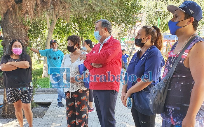 El alcalde Christian Beals se reunió con los ambulantes y destacó la organización que tienen, lo que permitió mantenerles este apoyo.