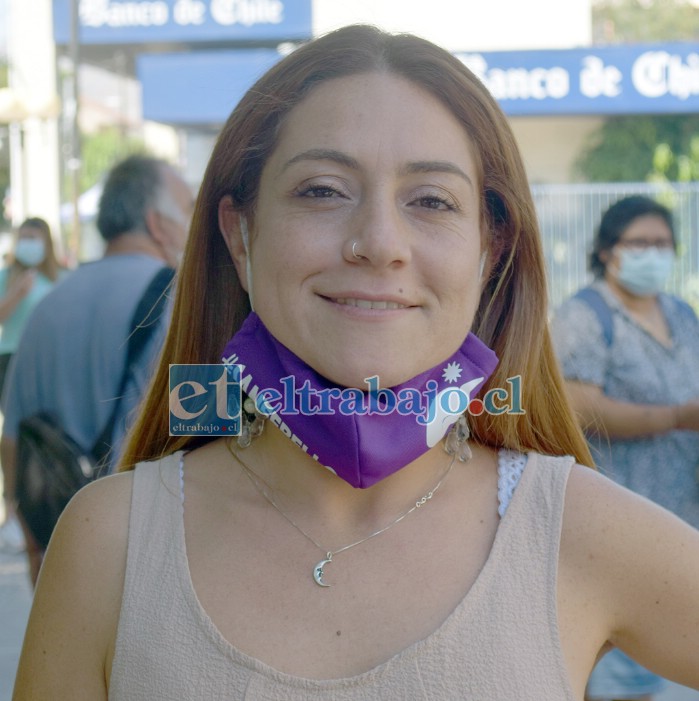 María Francisca Bello Campos, candidata del Frente Amplio a la alcaldía de San Felipe.