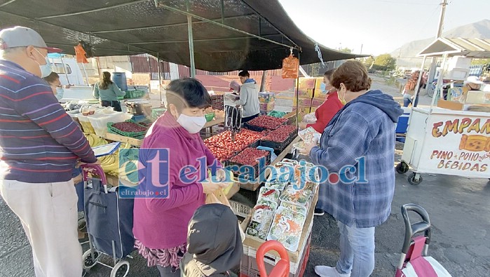 La semana pasada, la Feria Diego de Almagro funcionó el viernes 26 con bastante afluencia de público.