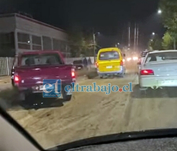 Esta es la camioneta que también fue afectada por este inusual accidente.