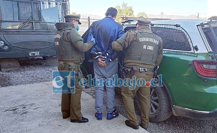 El imputado siendo trasladado al Tribunal de Garantía de San Felipe.