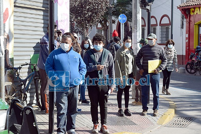 Este lunes la ciudad de San Felipe lució un inusual aumento en la cantidad de personas y automovilistas que circulaban por diversos sectores de la comuna.