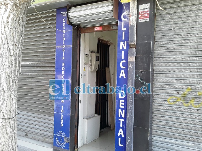 El frontis de la clínica ubicada en calle Coimas 161, pleno centro de San Felipe.