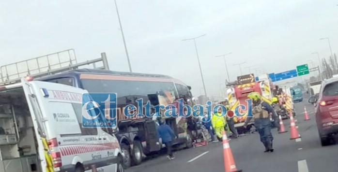 El bus de la empresa Ahumada en el accidente.