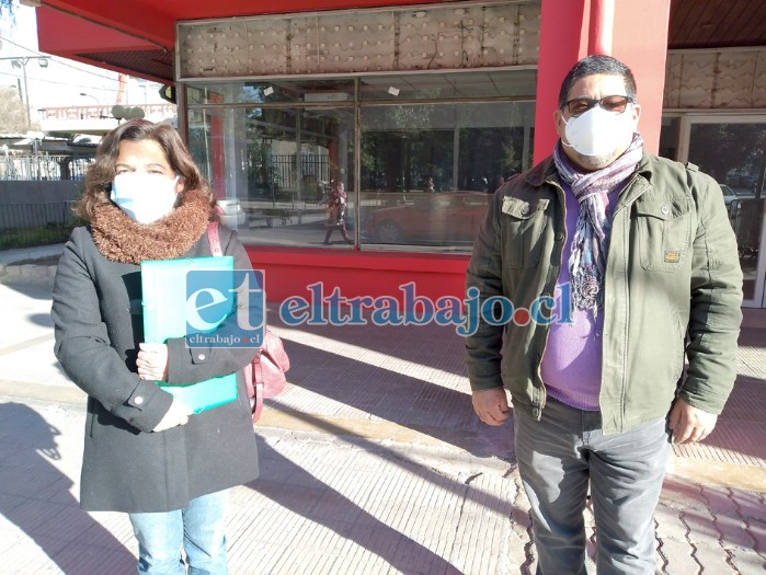 Paula Villanueva, presidenta del Comité Habitacional San Francisco, junto al emblemático dirigente Claudio Pantoja Catalán.