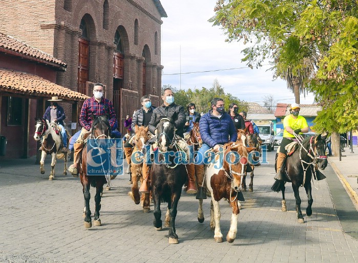 El alcalde Mauricio Quiroz encabezó la cabalgata patrimonial en el lanzamiento de la ZOIT.