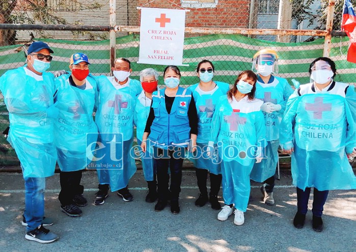 FELIZ CUMPLEAÑOS CHIQUILLOS.- Ellos son parte del voluntariado de la filial de nuestra Cruz Roja sanfelipeña, quienes siguen trabajando duro en las calles de nuestra comuna.